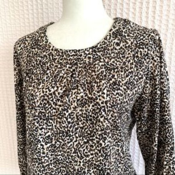 SOLD Old Navy Leopard Print Keyhole Top L - Picture 3 of 11